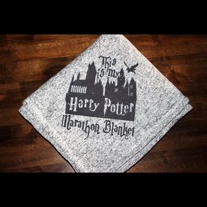 Harry Potter watching blanket